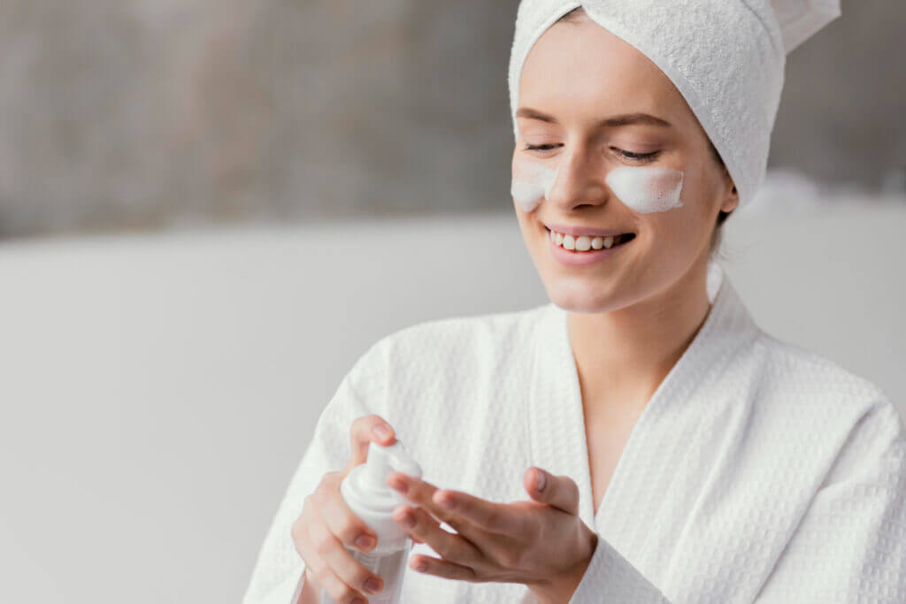 cuidado de la piel después de un tratamiento facial